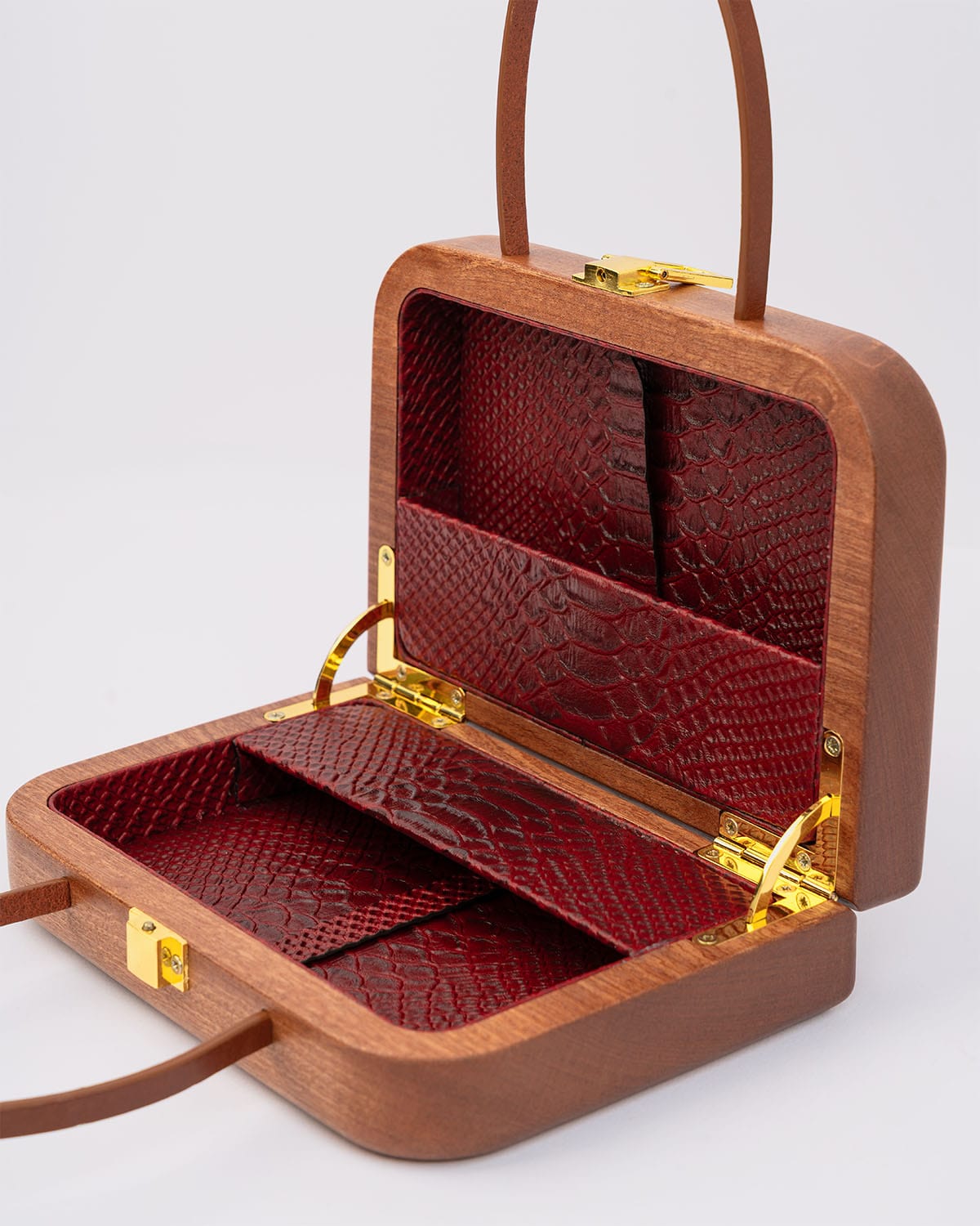 NEEMY MAHOGANY • RED SNAKE