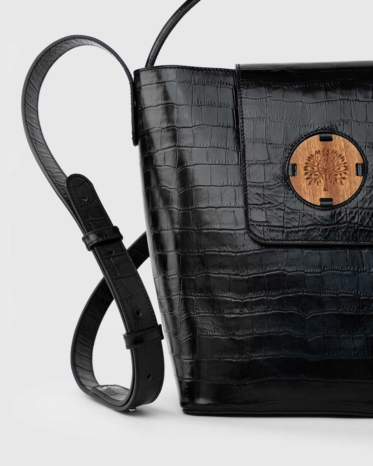 LIVET BUCKET • BLACK