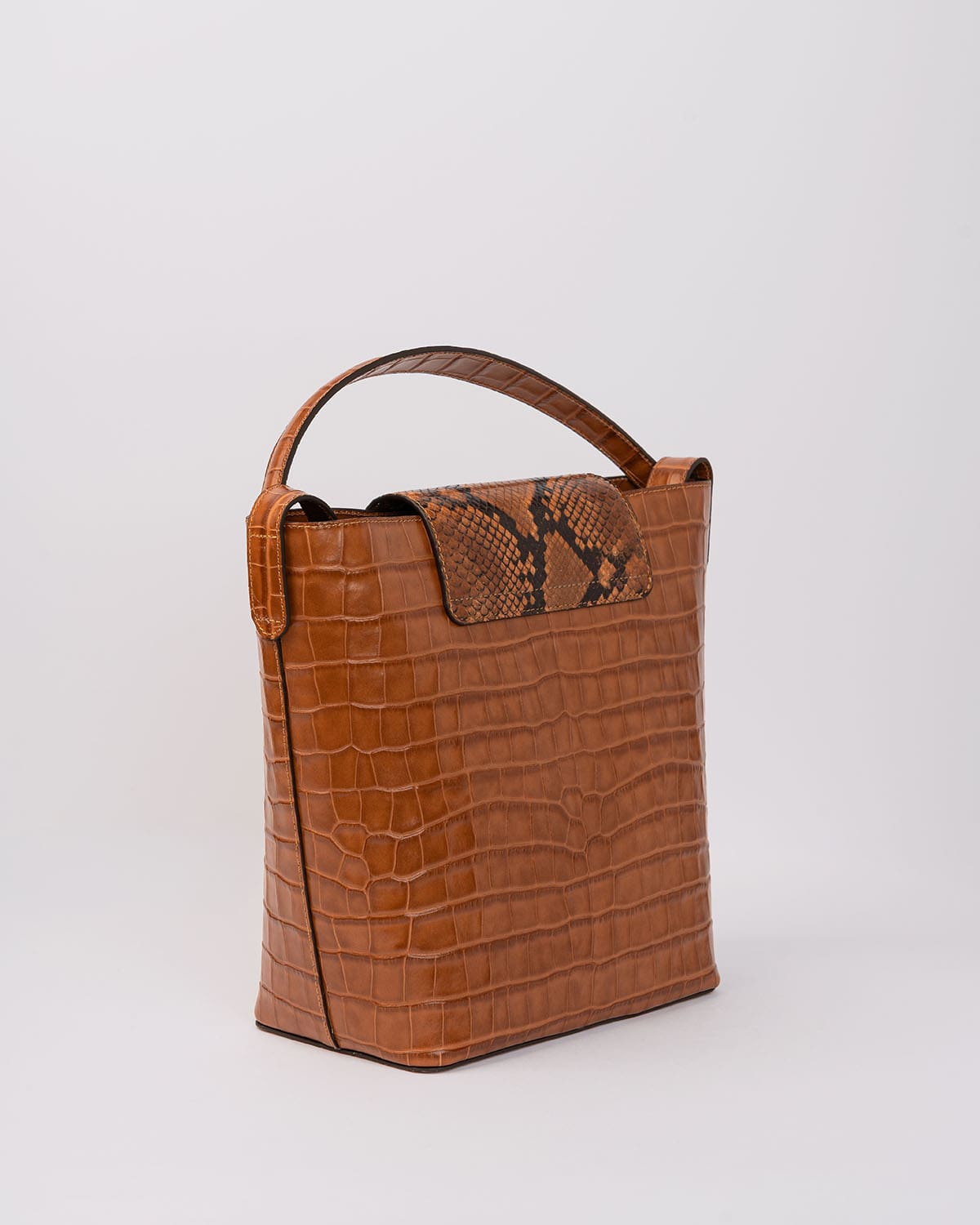 LIVET BUCKET • CARAMEL