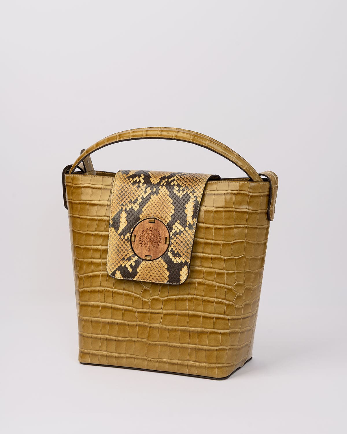 LIVET  BUCKET •  AMBER