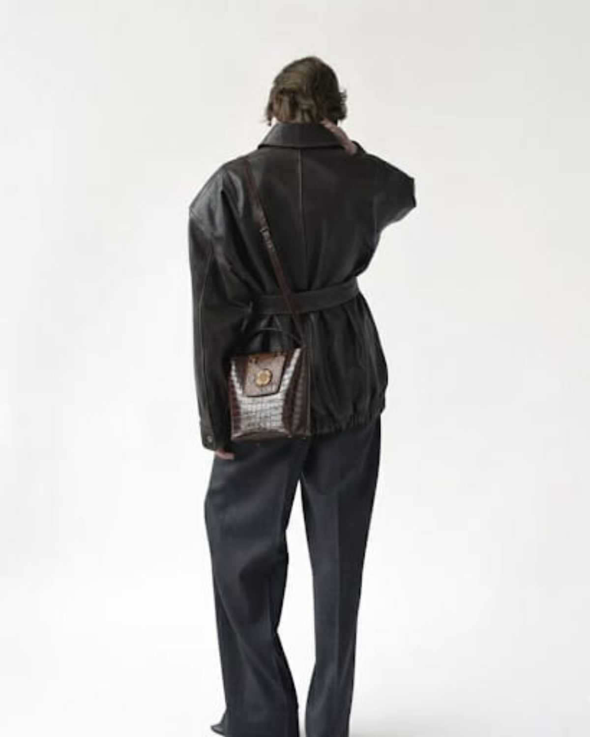 LIVET BUCKET • DARK BROWN