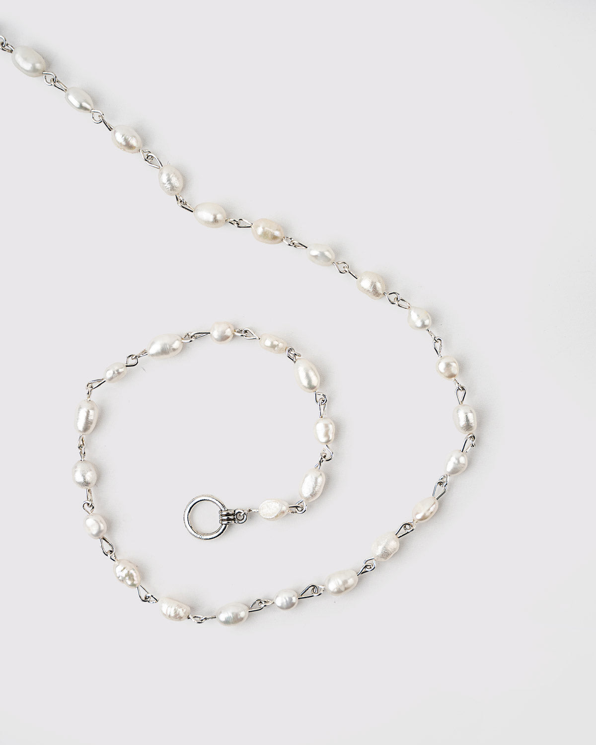 WHITE PEARLS NECKLACE