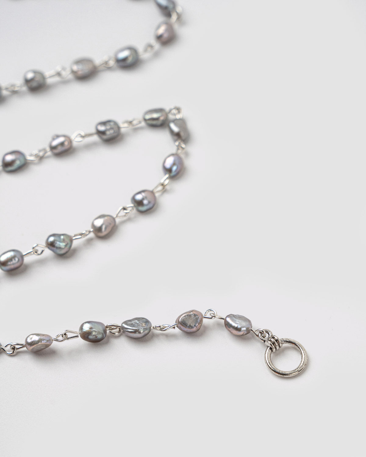 GRAY PEARLS NECKLACE